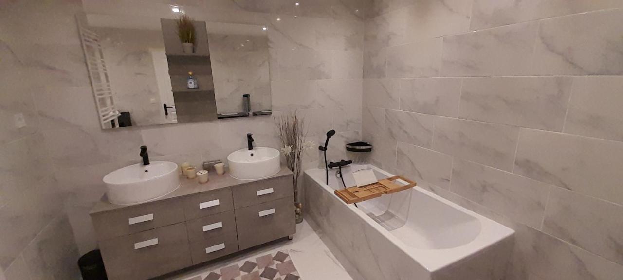 Gite Et Spa 21 Savigny-le-Sec Екстер'єр фото
